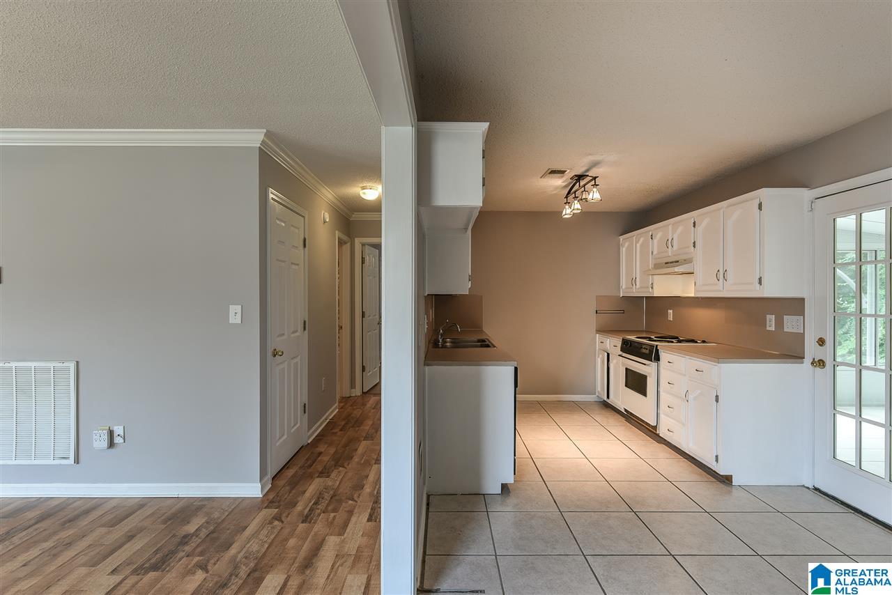 160 Lake Terrace Alabaster, AL 35007 - Photo 10 of 36