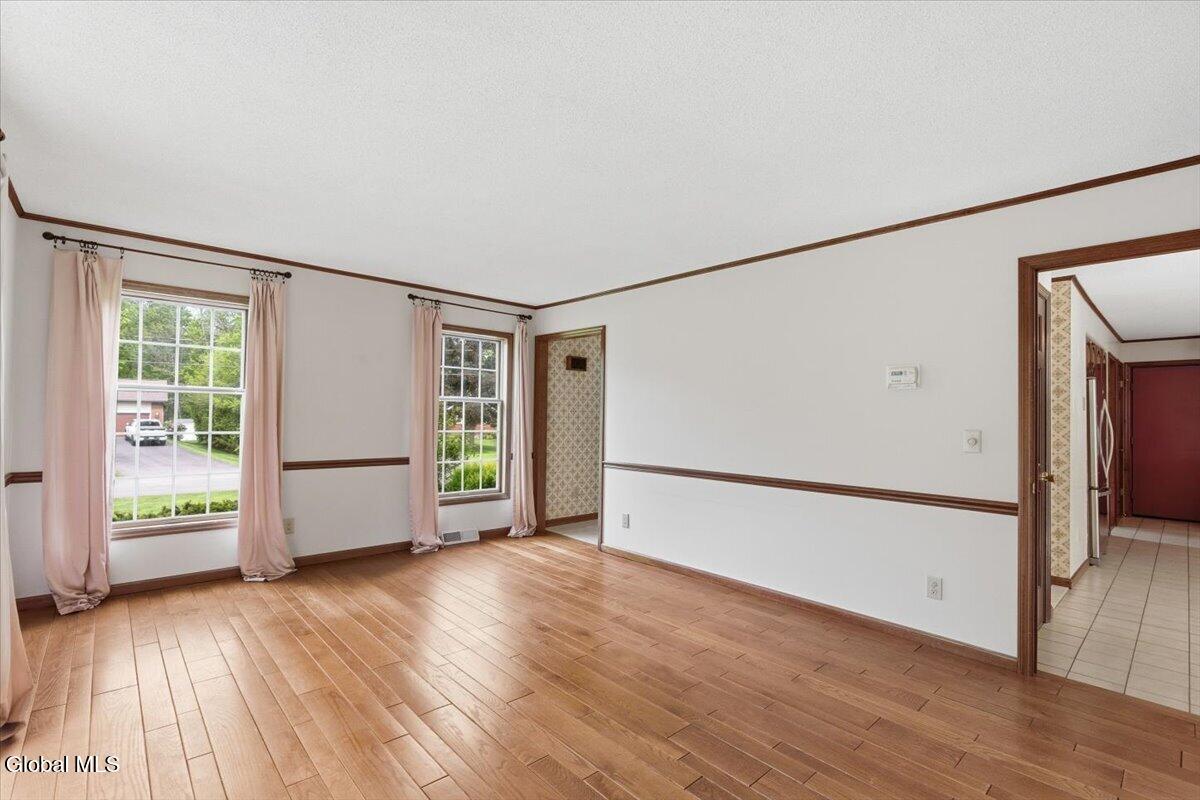 908 Mohegan Road Niskayuna, NY 12309 - Photo 17 of 40 13-007_MW2_0424
