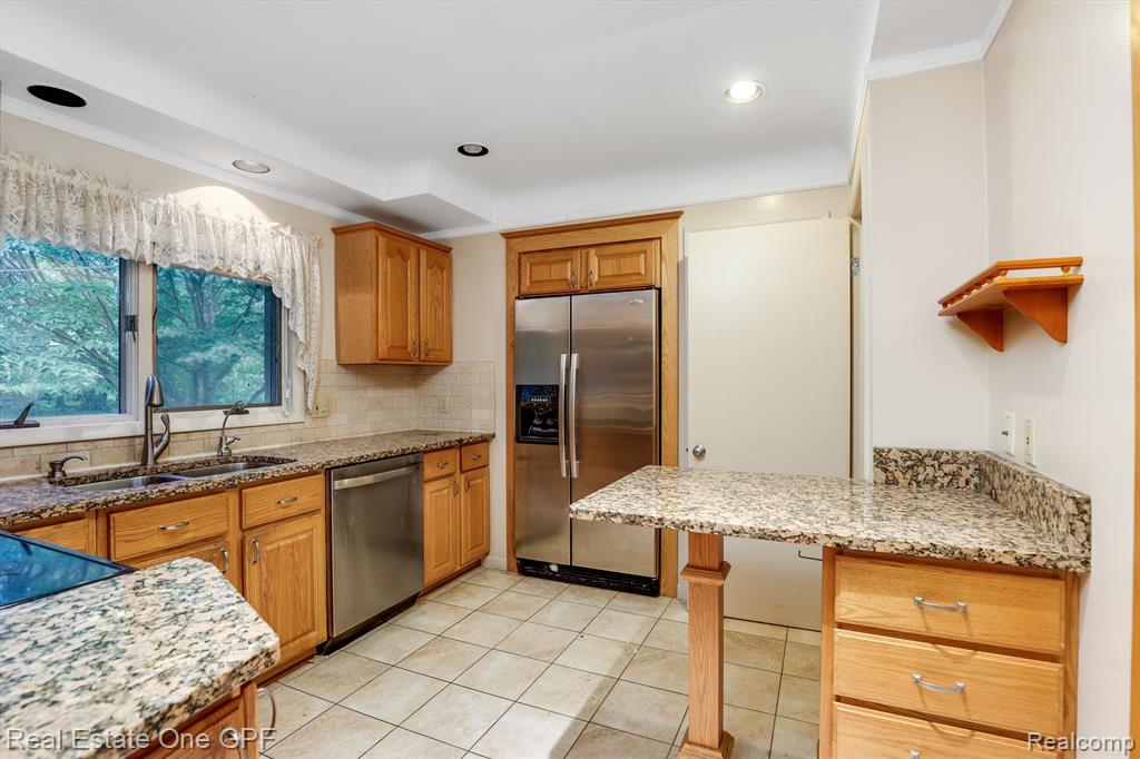 7 Vernier Road Grosse Pointe Shores, MI 48236 - Photo 9 of 25