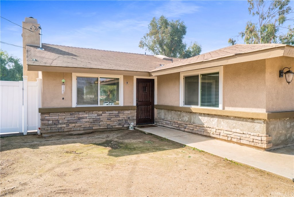 18649 Kross Road Riverside, CA 92508 - Photo 2 of 35