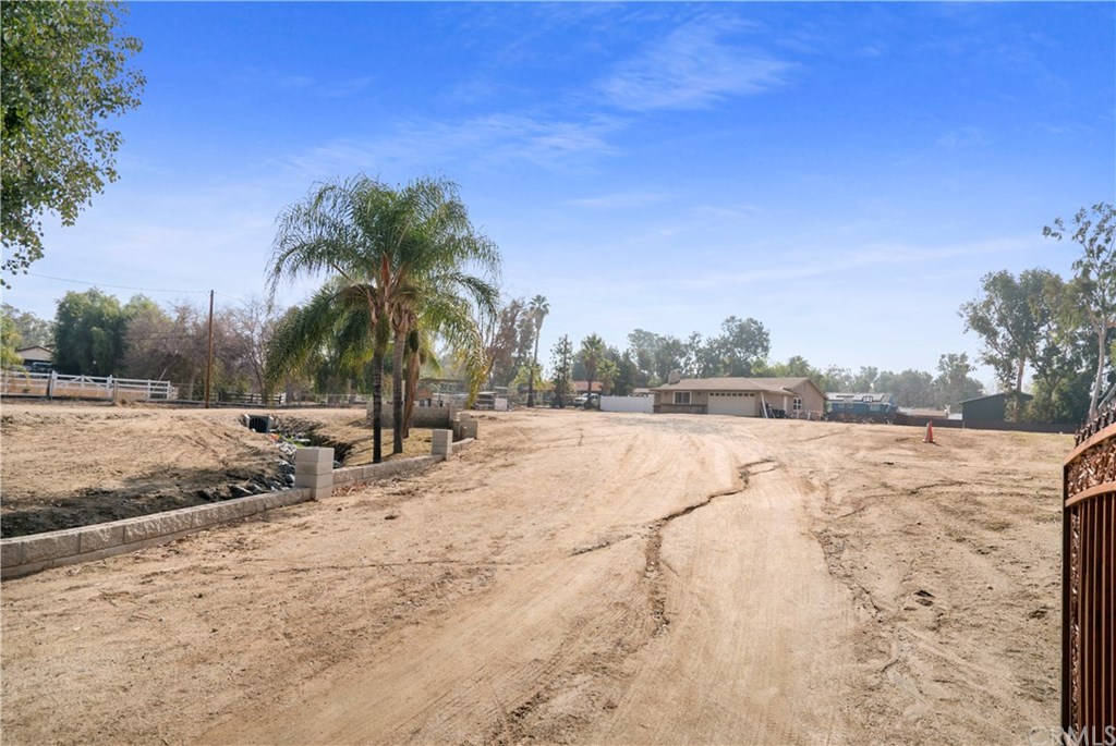 18649 Kross Road Riverside, CA 92508 - Photo 27 of 35