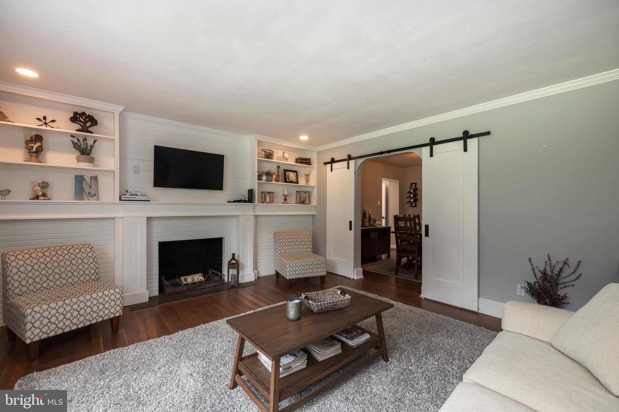 130 West Hillendale Road Kennett Square, PA 19348 - Photo 5 of 53 Living Room with built ins