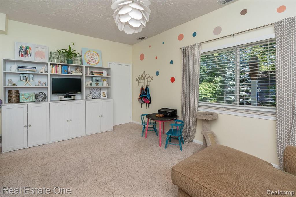 2686 Gerald Avenue Rochester Hills, MI 48307 - Photo 30 of 44