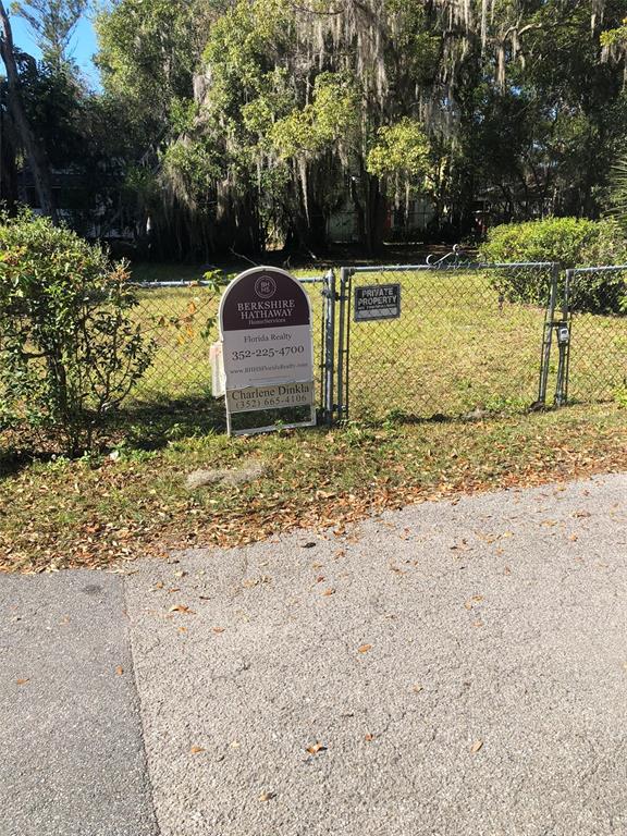 512 Northwest 7th Terrace Gainesville, FL 32601 - Photo 3 of 4 a backyard of a house with lots of green space