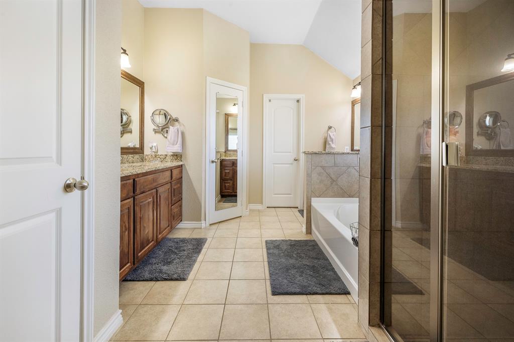 103 Brandy Lane Stephenville, TX 76401 - Photo 29 of 37 a bathroom with a sink a toilet and shower