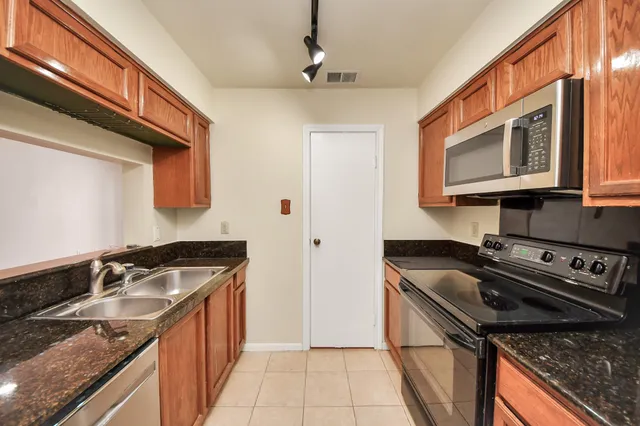 $229,990 | 7447 Cambridge Street, Unit 106, Houston, TX 77054