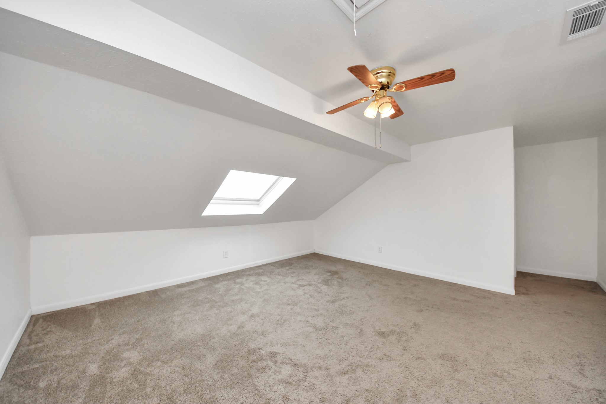 7447 Cambridge Street, Unit 106 Houston, TX 77054 - Photo 33 of 40 an empty room