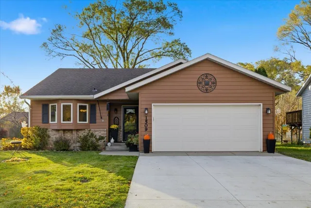 $272,500 | 1509 31st Avenue North, St. Cloud, MN 56303