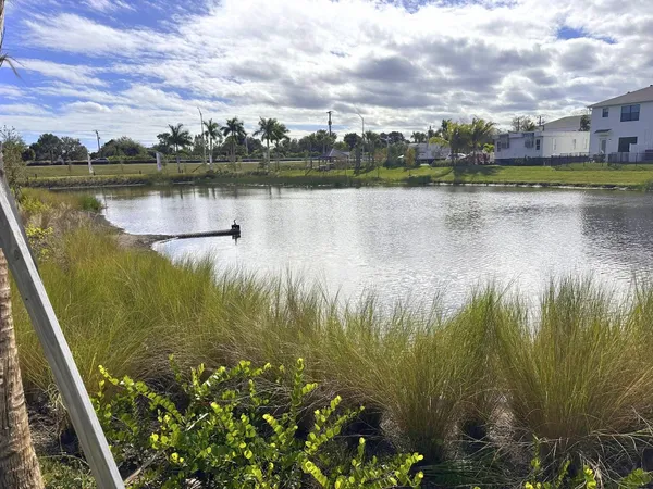 $2,500 | 271 Southwest Sally Way, Stuart, FL 34997