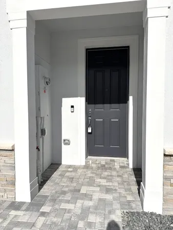 $2,500 | 271 Southwest Sally Way, Stuart, FL 34997