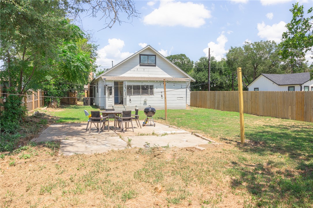 1902 Miller Avenue Bryan, TX 77801 - Photo 40 of 45 a view of a house with yard and sitting area