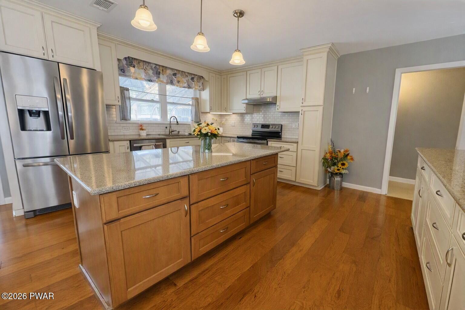 107 Timber Hill Road Henryville, PA 18332 - Photo 6 of 37 Gallery Image 6