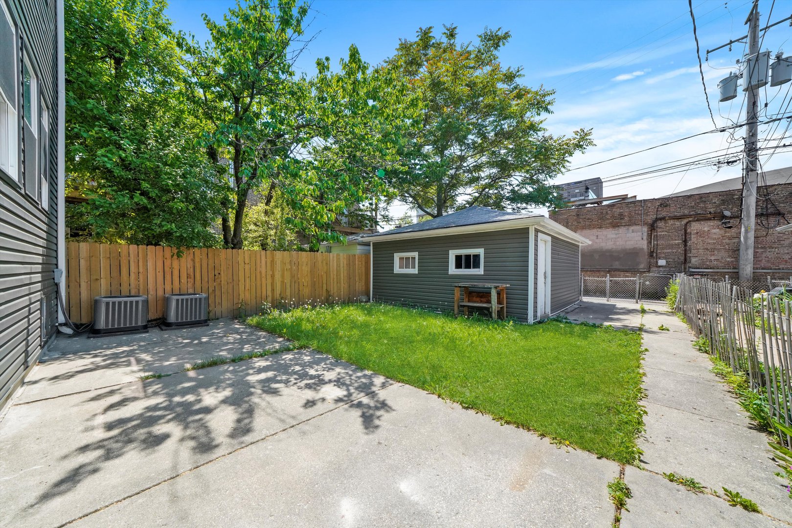2906 North Harding Avenue Chicago, IL 60618 - Photo 3 of 29 a view of a back yard