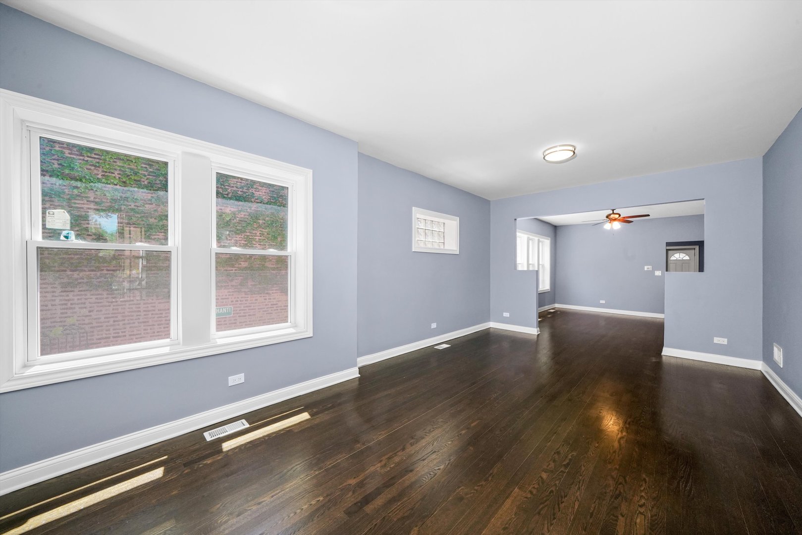 2906 North Harding Avenue Chicago, IL 60618 - Photo 6 of 29 a view of an empty room with a window