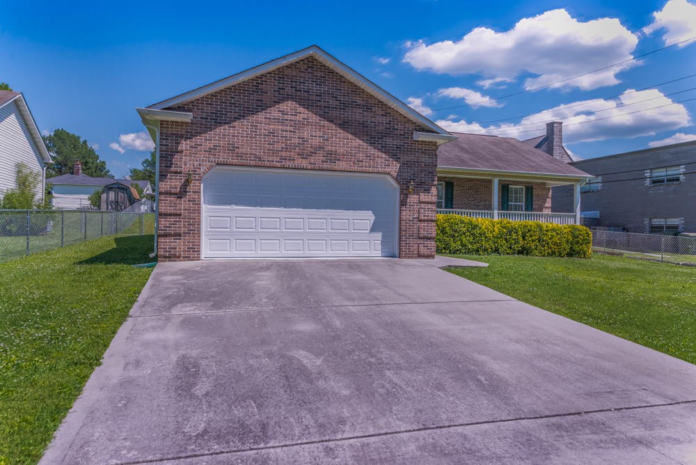 206 Eagleton Road Maryville, TN 37804 - Photo 4 of 20 Gallery Image 4