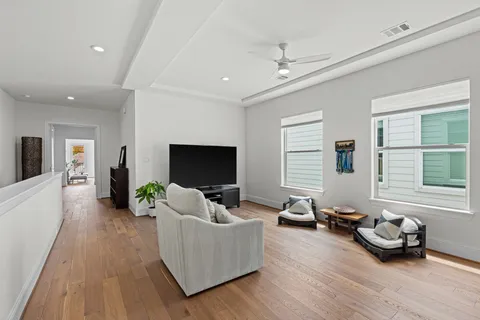 $849,000 | 533 West 27th Street, Houston, TX 77008