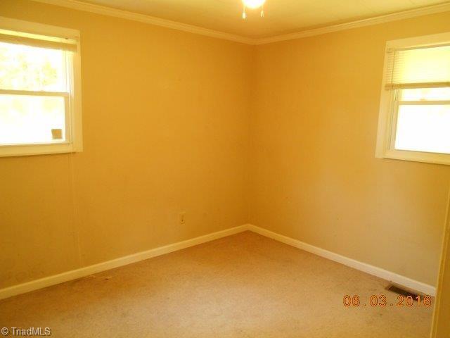 725 Old Embler Road Thomasville, NC 27360 - Photo 5 of 11 Gallery Image 5
