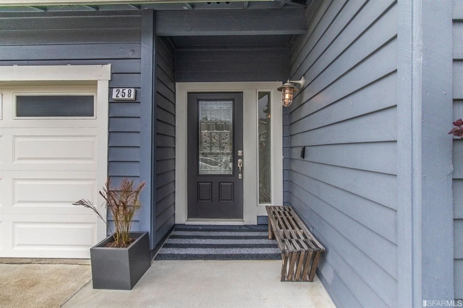 258 Marvilla Circle Pacifica, CA 94044 - Photo 4 of 32