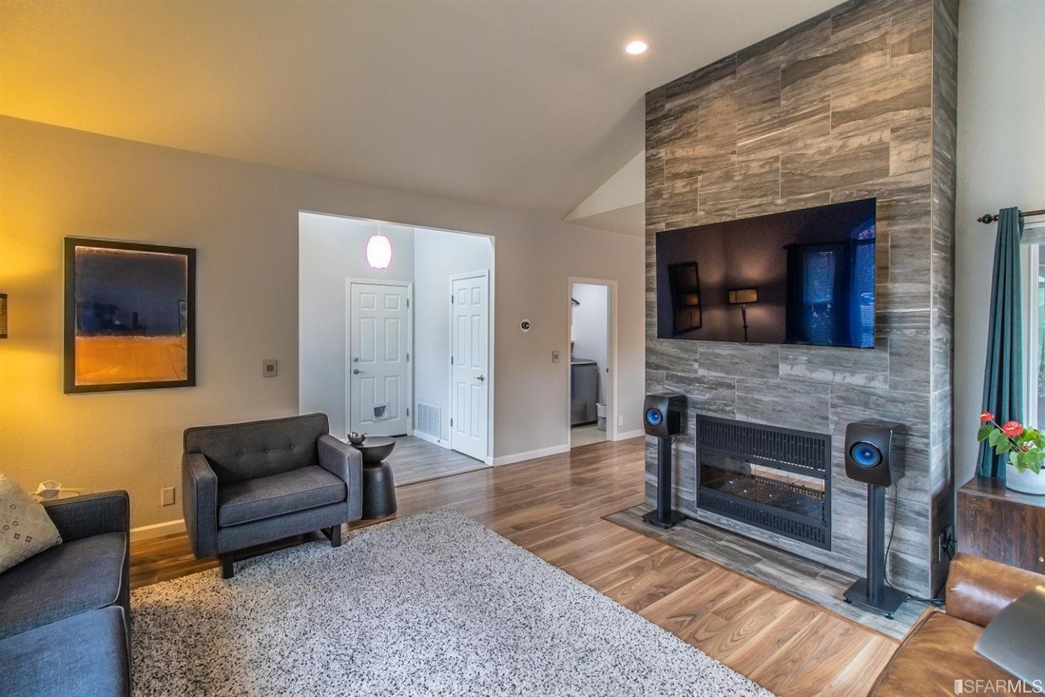 258 Marvilla Circle Pacifica, CA 94044 - Photo 6 of 32