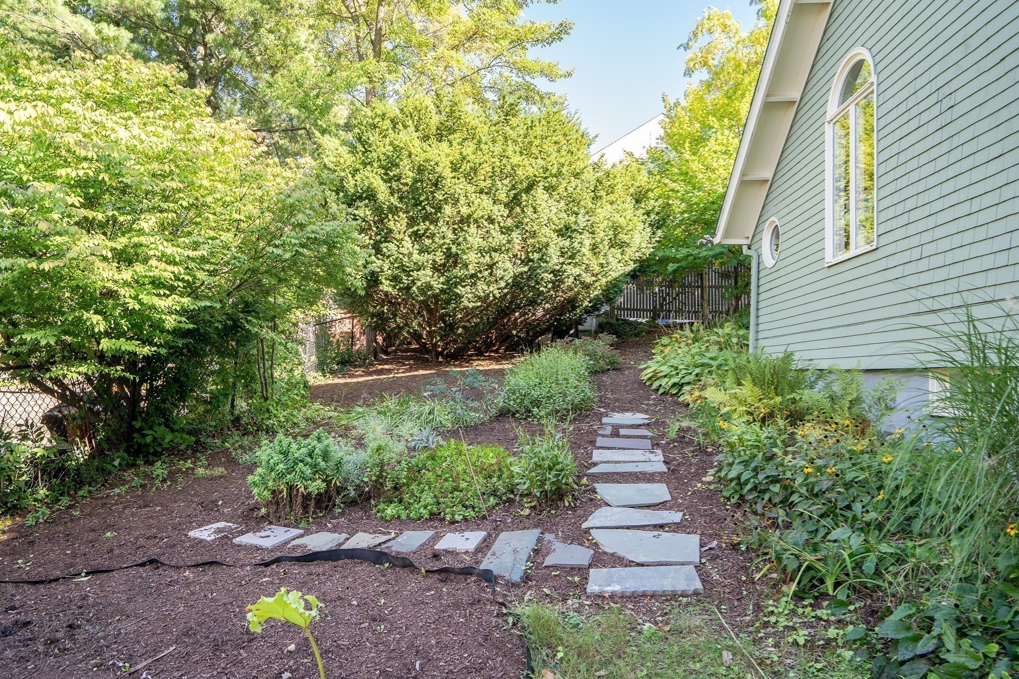 36 Warwick Road Watertown, MA 02472 - Photo 23 of 26 Gallery Image 23