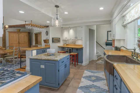 $1,325,000 | 75 St Johns Road, Ridgefield, CT 06877