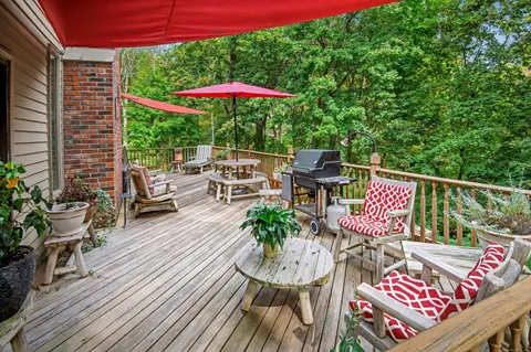 $1,325,000 | 75 St Johns Road, Ridgefield, CT 06877