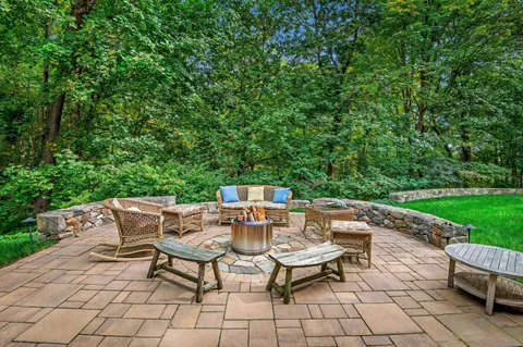 $1,325,000 | 75 St Johns Road, Ridgefield, CT 06877