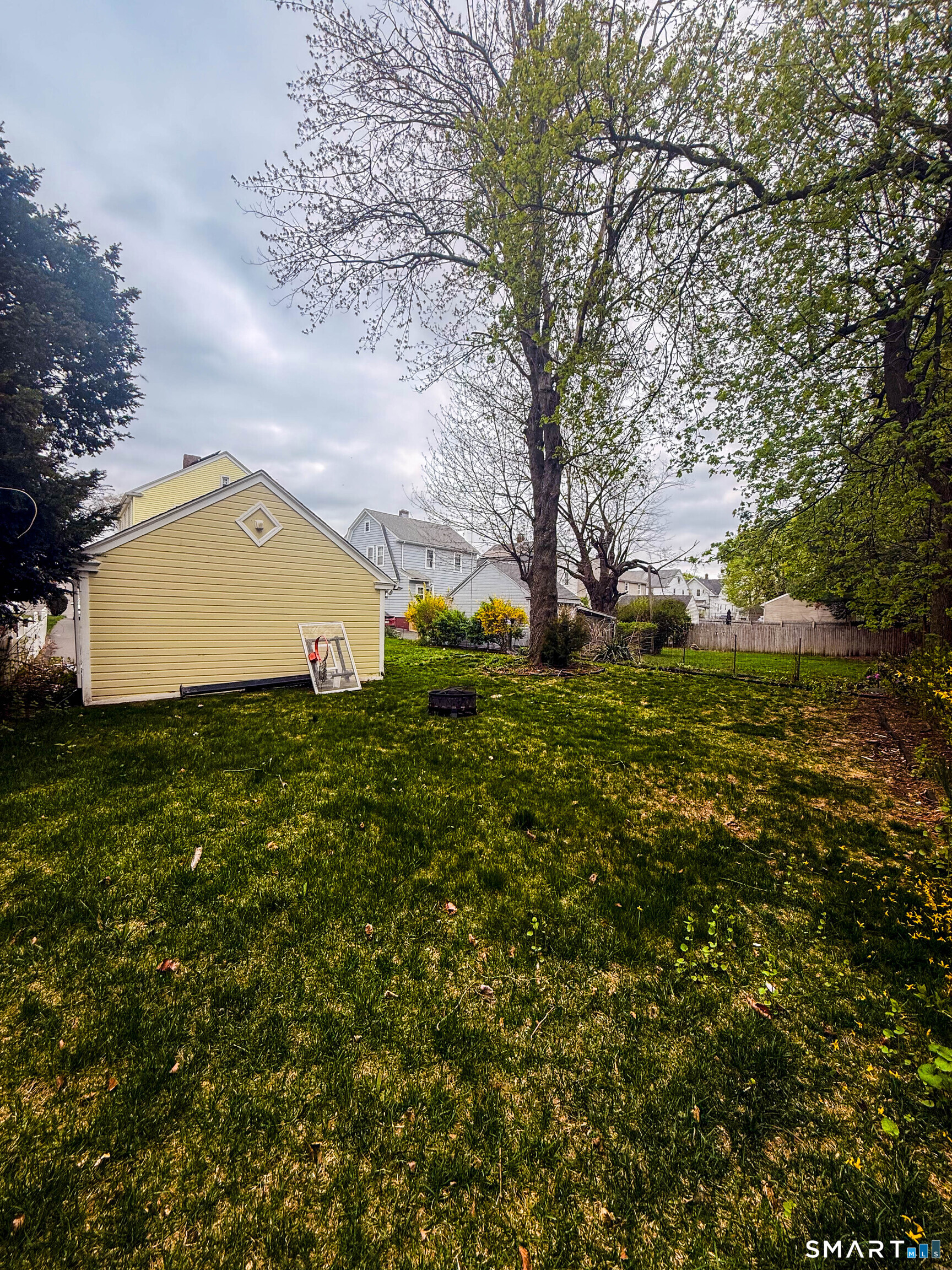 38 Grandview Avenue Hamden, CT 06514 - Photo 6 of 40