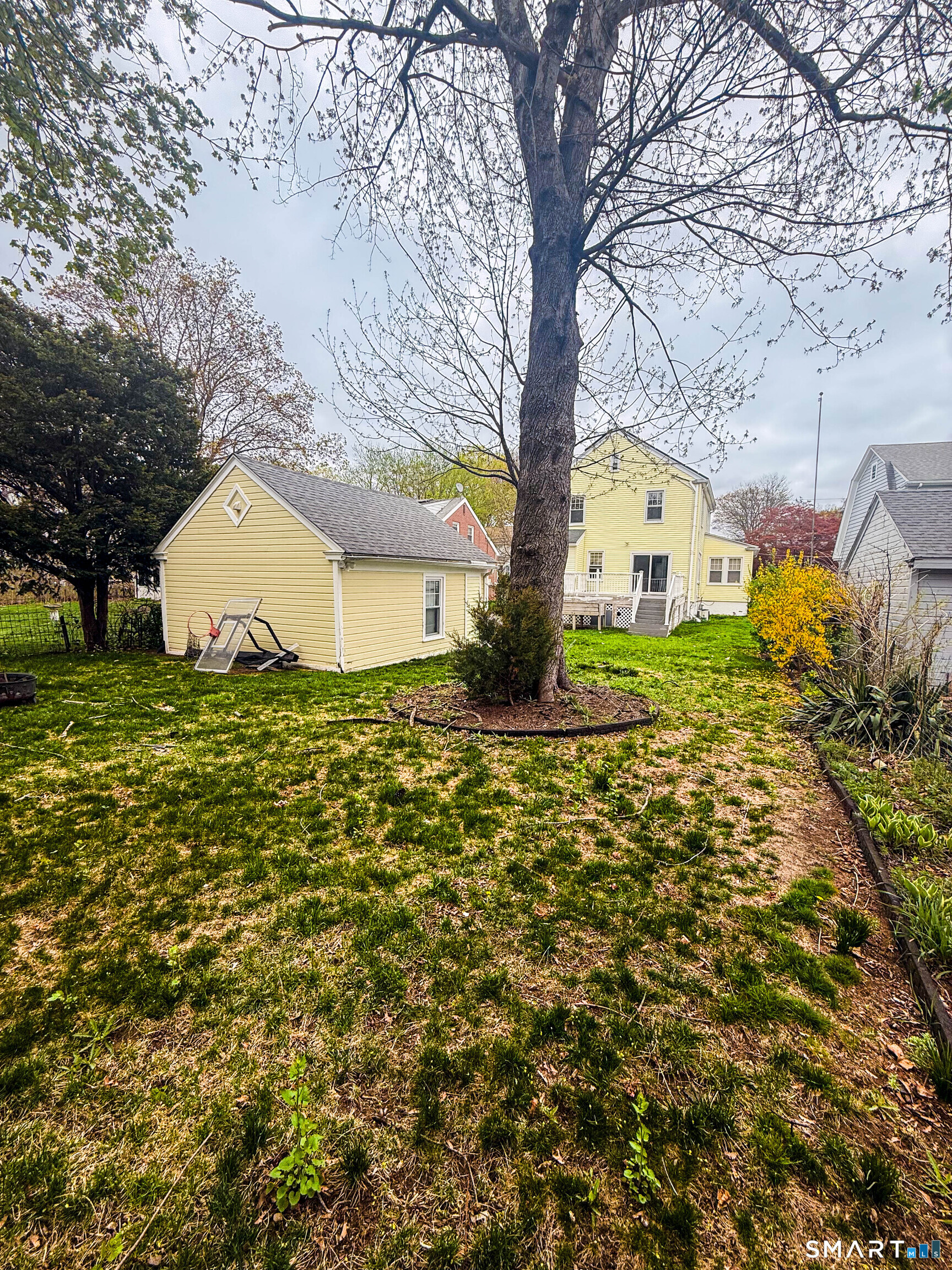 38 Grandview Avenue Hamden, CT 06514 - Photo 7 of 40