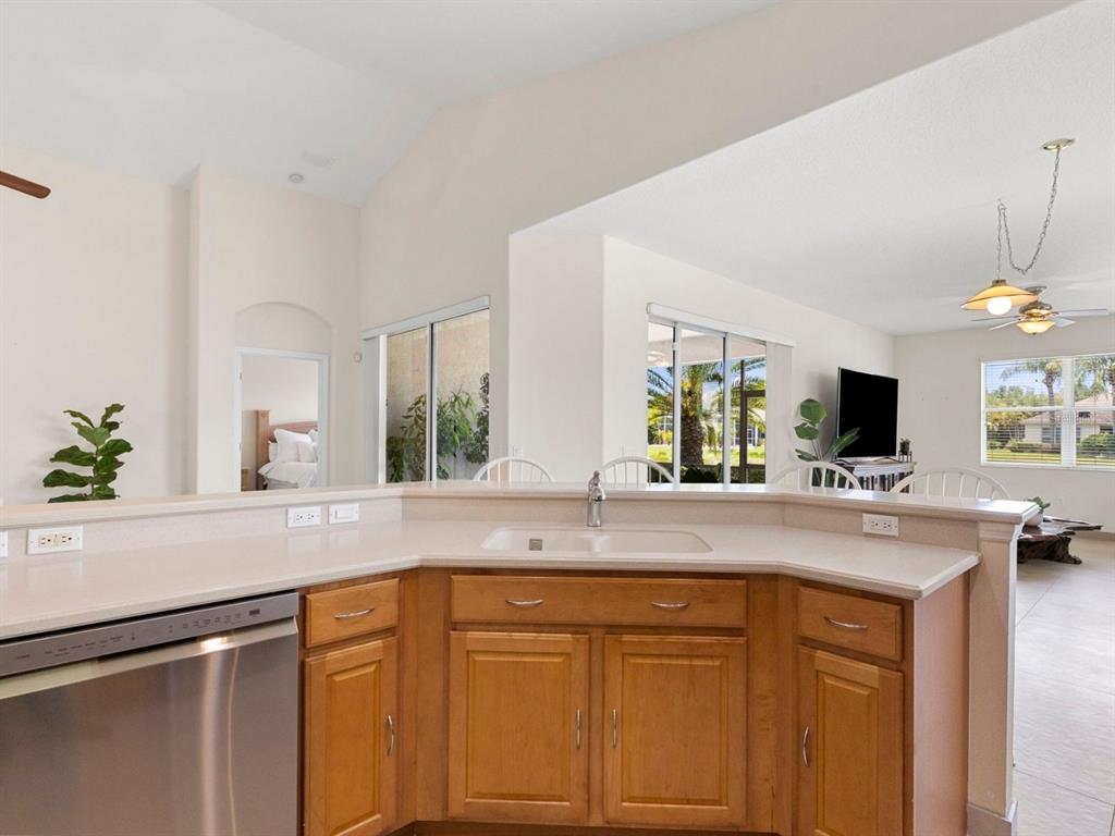 8135 Indigo Ridge Terrace Bradenton, FL 34201 - Photo 6 of 83