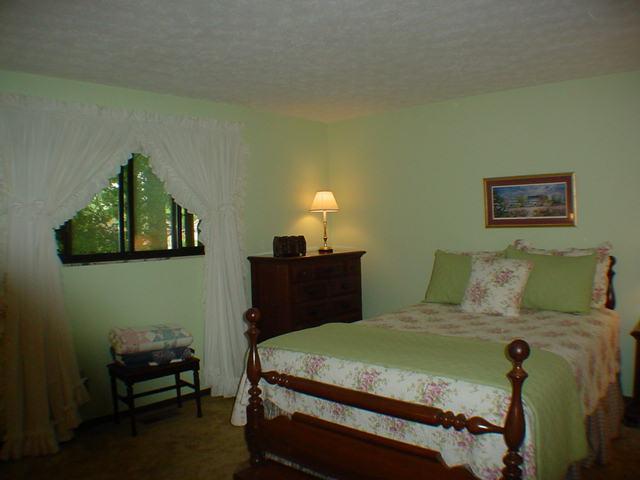 125 Roga Road Reynoldsburg, OH 43068 - Photo 15 of 18 Gallery Image 15
