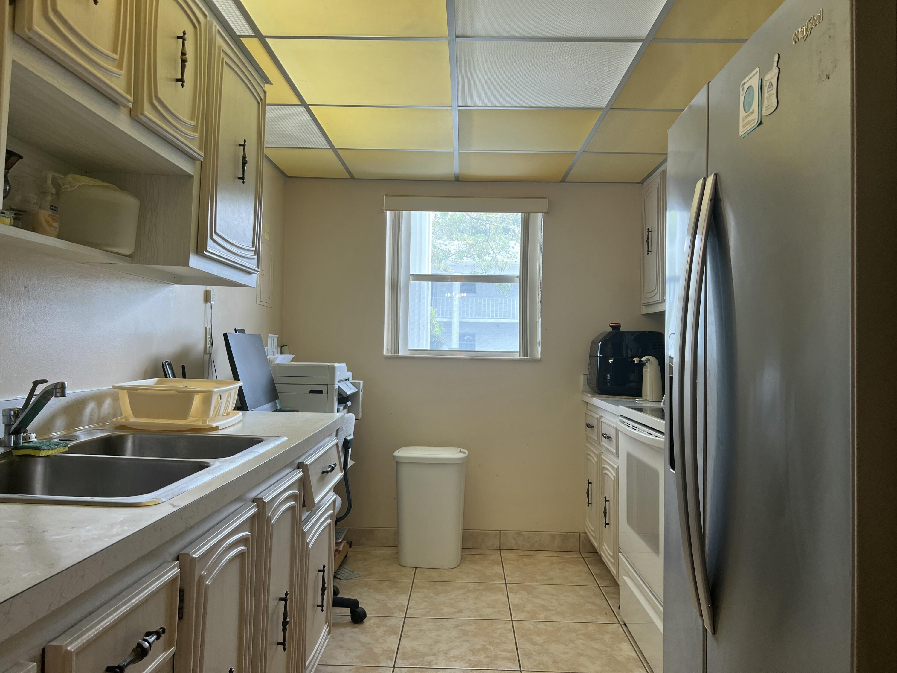 2700 Southwest 22nd Avenue, Unit 1407 Delray Beach, FL 33445 - Photo 6 of 15 IMG_1948