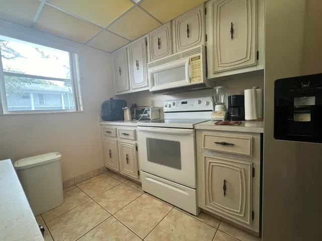 $1,650 | 2700 Southwest 22nd Avenue, Unit 1407, Delray Beach, FL 33445