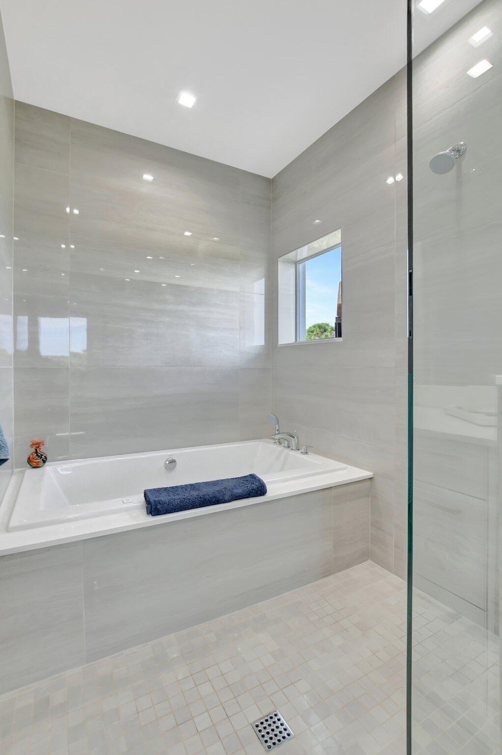 4240 Northwest 17th Avenue Boca Raton, FL 33431 - Photo 32 of 40 48-web-or-mls-DSC_0396