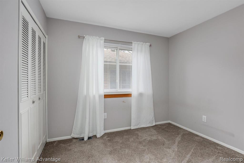 43534 Hanford Road Canton, MI 48187 - Photo 17 of 28