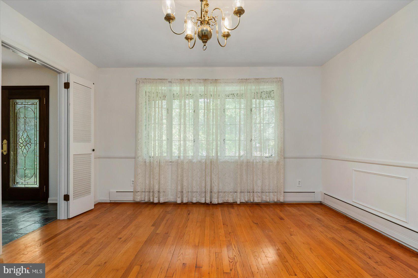727 Muller Road Westminster, MD 21157 - Photo 11 of 74 Dining Room