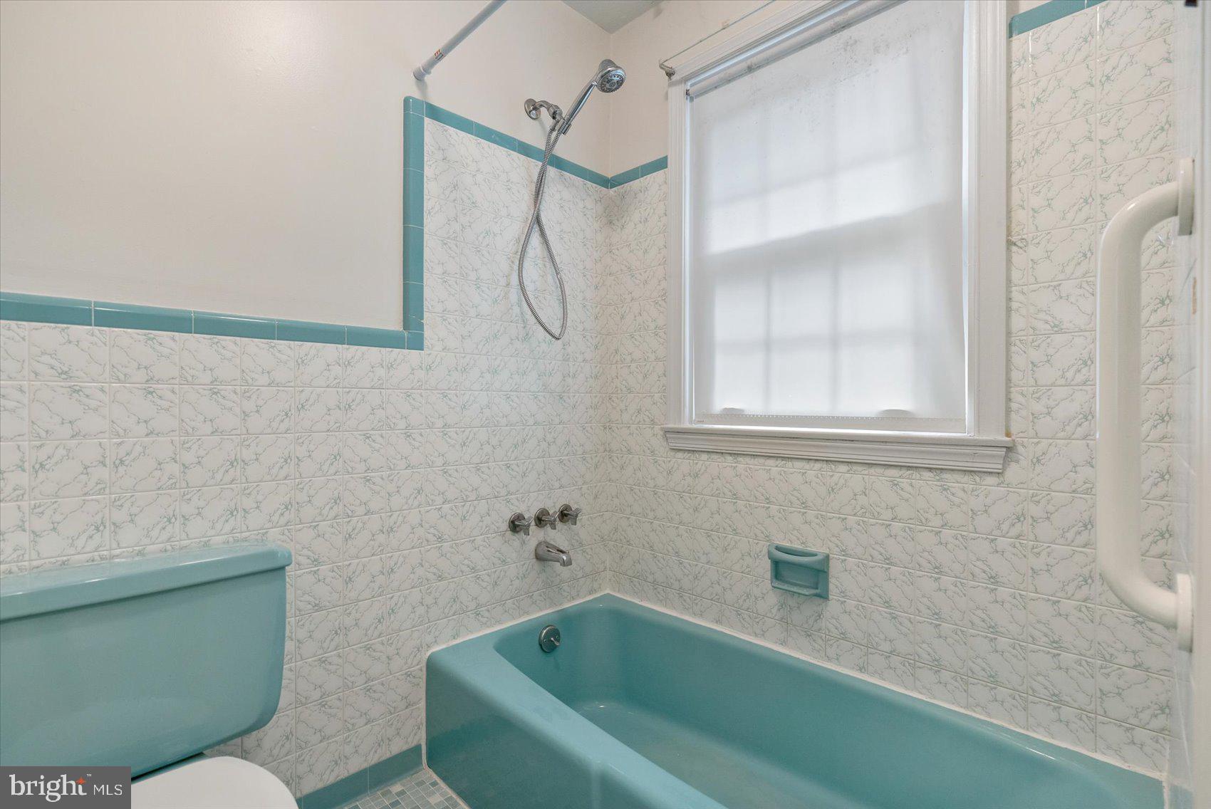 727 Muller Road Westminster, MD 21157 - Photo 33 of 74 Master Bathroom