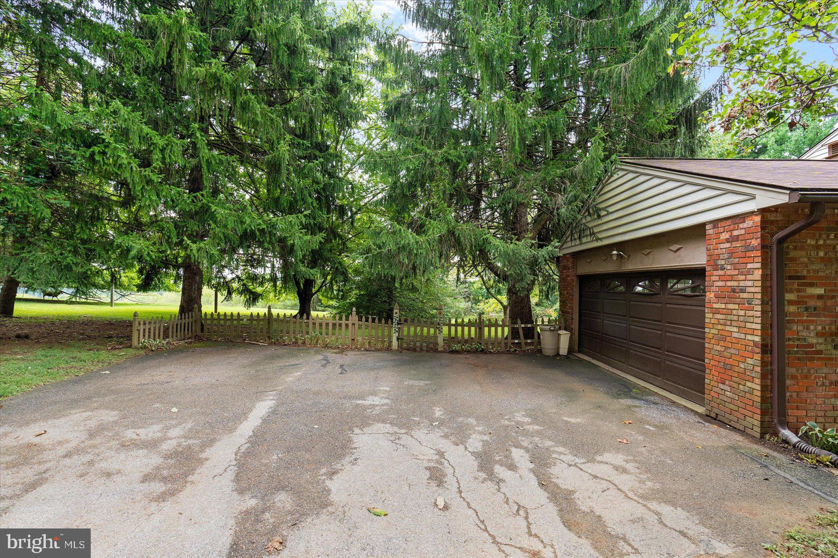 727 Muller Road Westminster, MD 21157 - Photo 51 of 74 Driveway and Garage