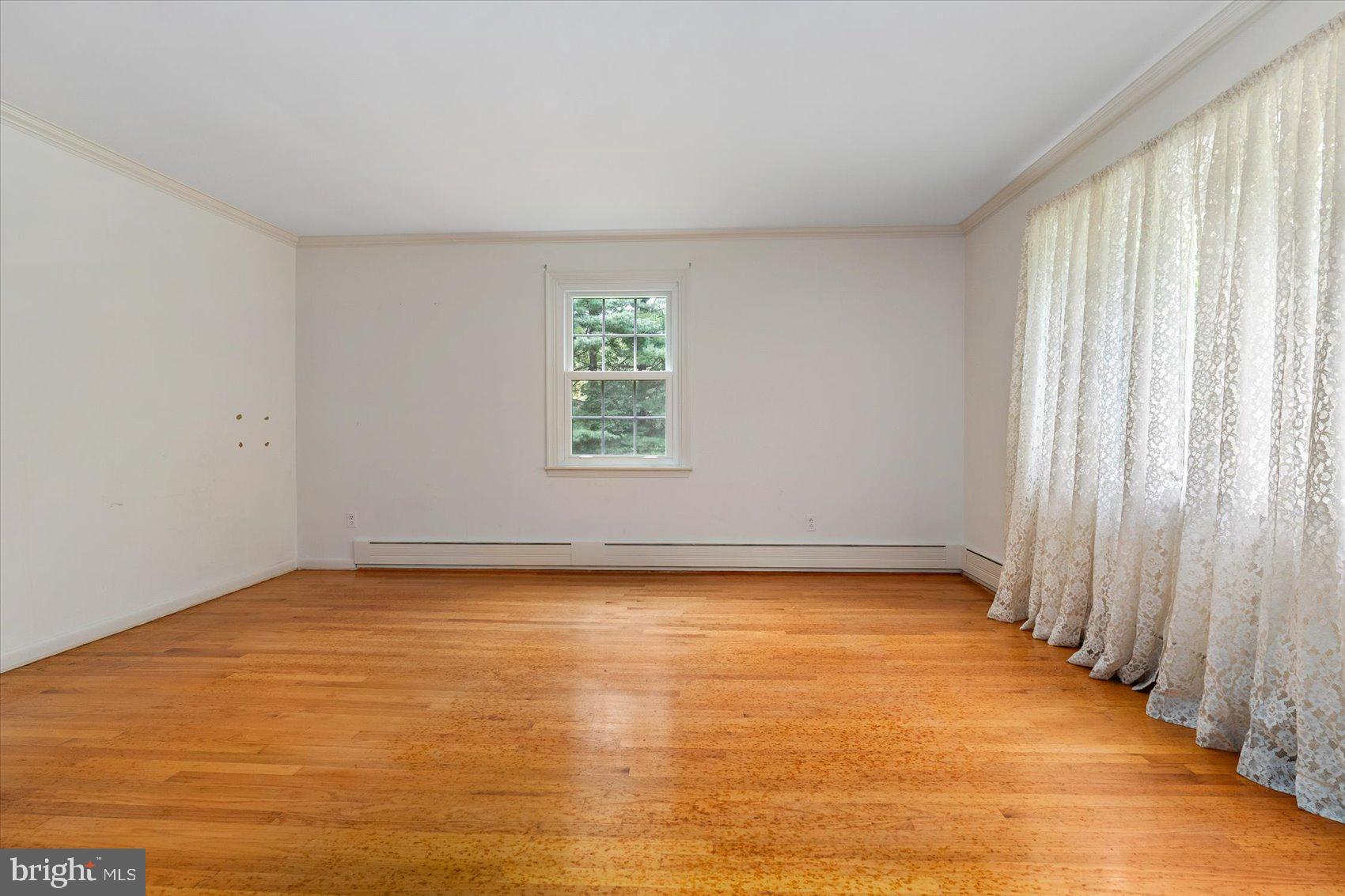 727 Muller Road Westminster, MD 21157 - Photo 8 of 74 Living Room