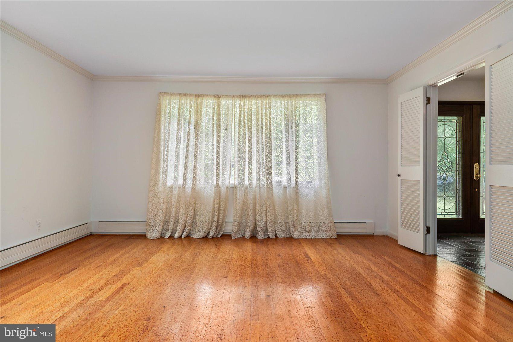 727 Muller Road Westminster, MD 21157 - Photo 10 of 74 Living Room