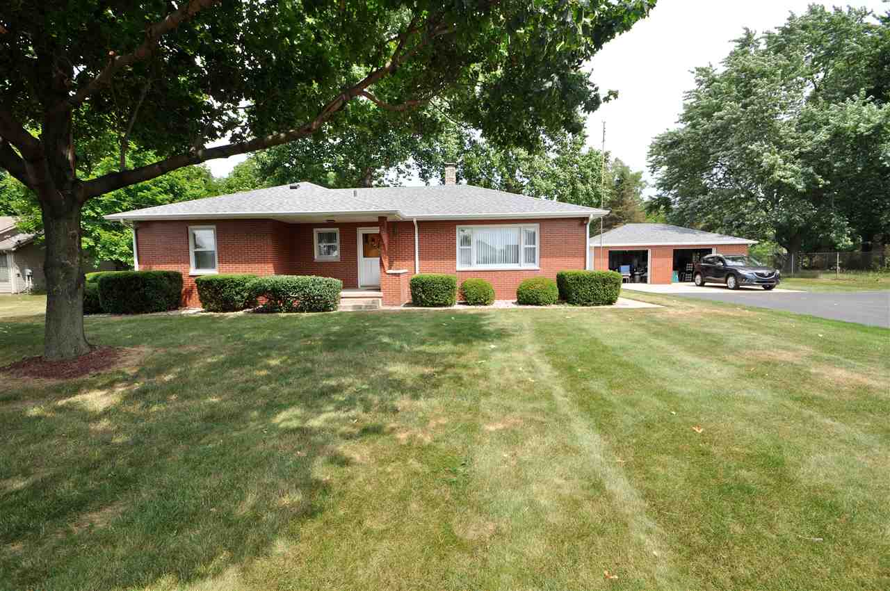 22075 Brick Road South Bend, IN 46628 - Photo 4 of 24 Gallery Image 4