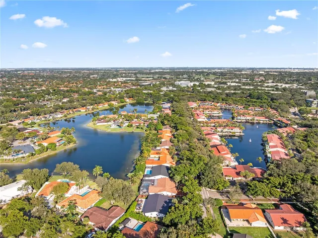 $1,250,000 | 8451 Dundee Terrace, Miami Lakes, FL 33016