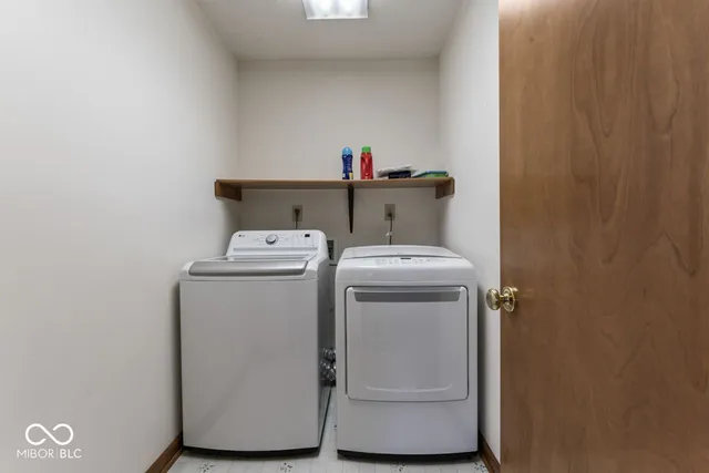 $284,500 | 1030 Woodridge Street, Unit 52, Brownsburg, IN 46112