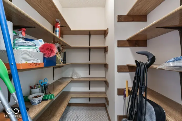 $284,500 | 1030 Woodridge Street, Unit 52, Brownsburg, IN 46112