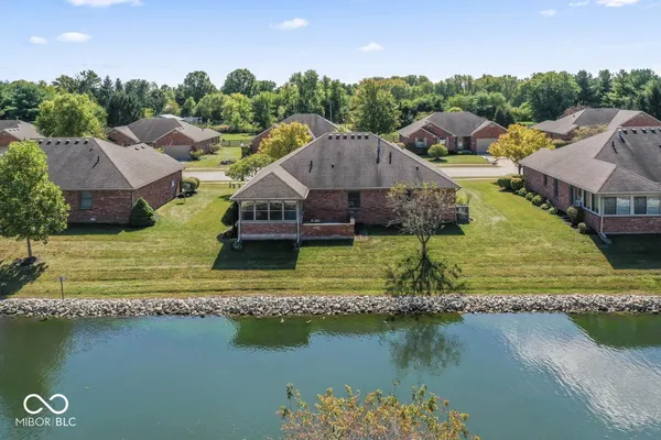 $284,500 | 1030 Woodridge Street, Unit 52, Brownsburg, IN 46112