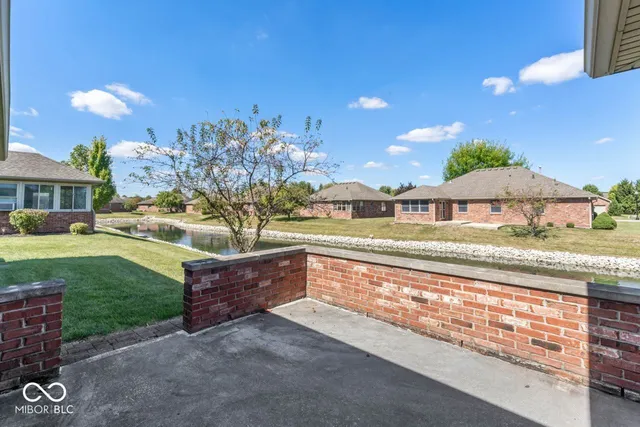 $284,500 | 1030 Woodridge Street, Unit 52, Brownsburg, IN 46112