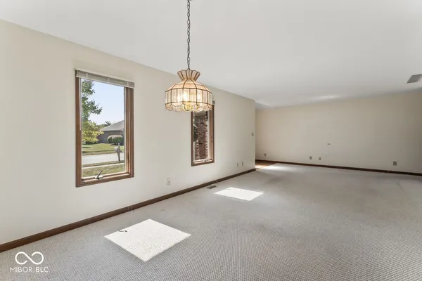 $284,500 | 1030 Woodridge Street, Unit 52, Brownsburg, IN 46112