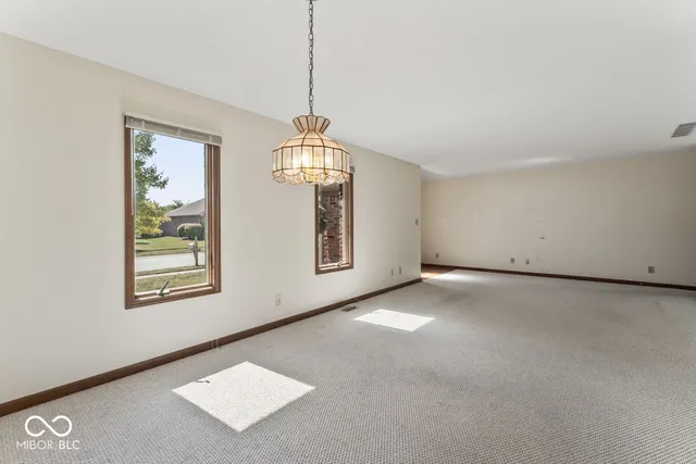 $284,500 | 1030 Woodridge Street, Unit 52, Brownsburg, IN 46112