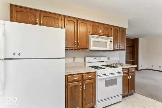 $284,500 | 1030 Woodridge Street, Unit 52, Brownsburg, IN 46112