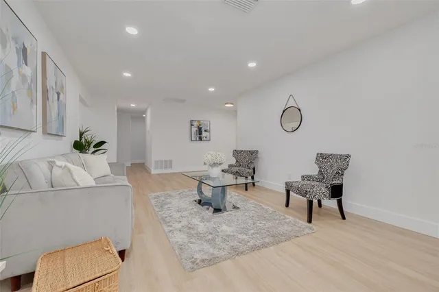 $599,900 | 2235 Willow Tree Trail, Clearwater, FL 33763